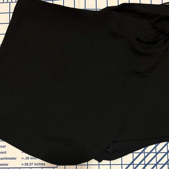 Mahina Black wrap Skort With Side Tie Women Size Medium Excellent Condition - Picture 5 of 10